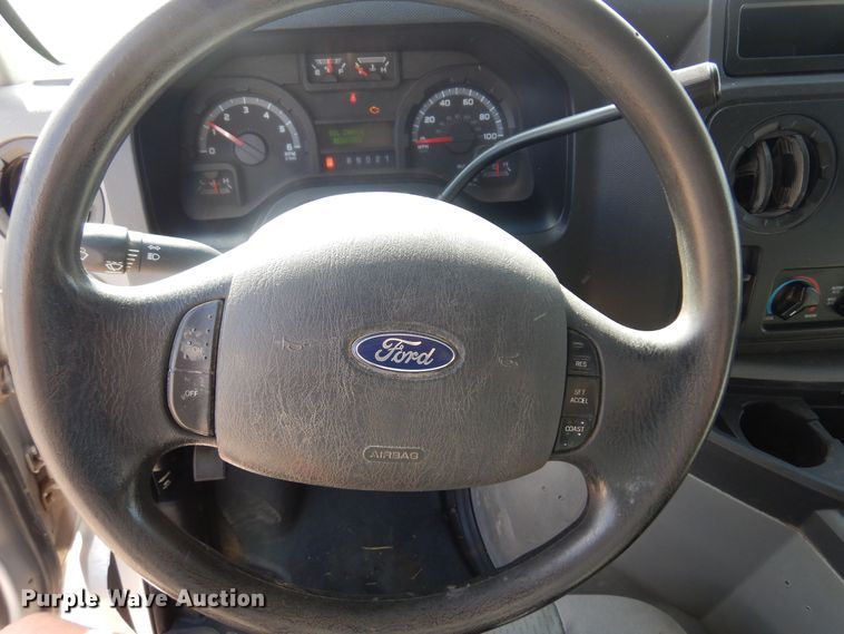 image for item KD9213 2010 Ford E350 Super Duty  van