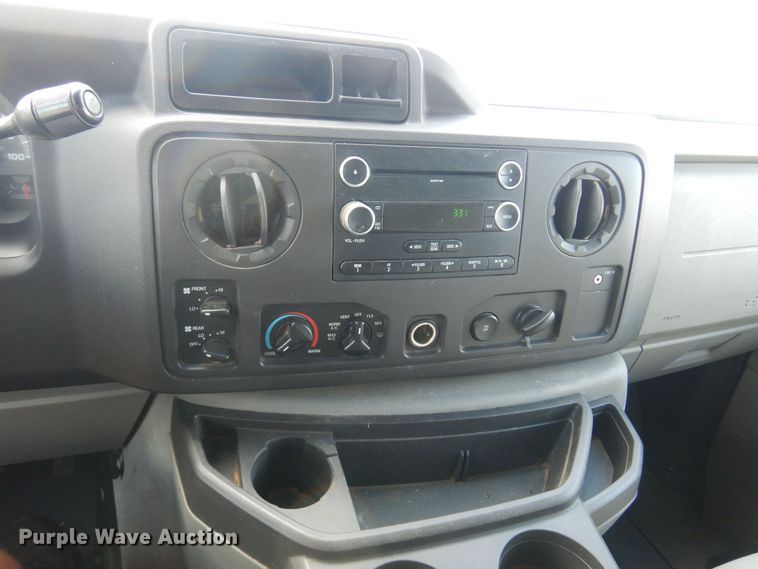 image for item KD9213 2010 Ford E350 Super Duty  van