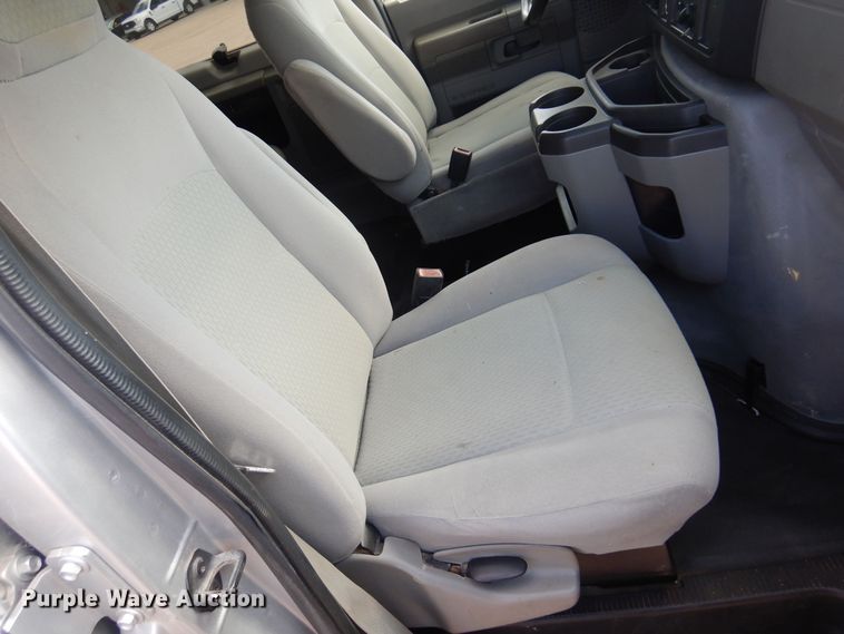 image for item KD9213 2010 Ford E350 Super Duty  van