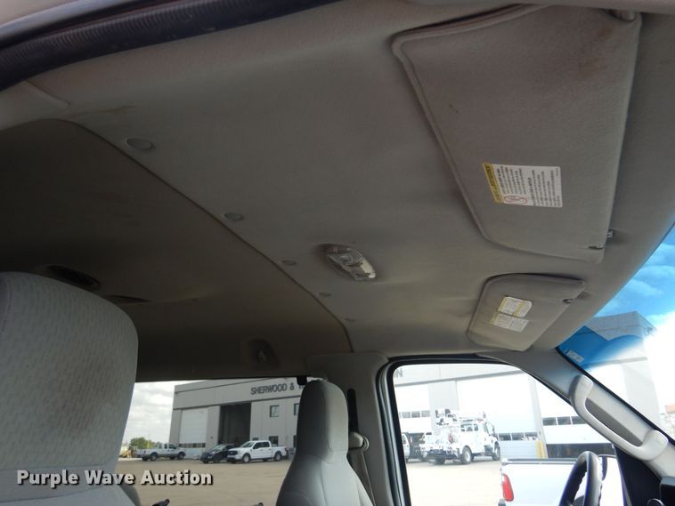 image for item KD9213 2010 Ford E350 Super Duty  van