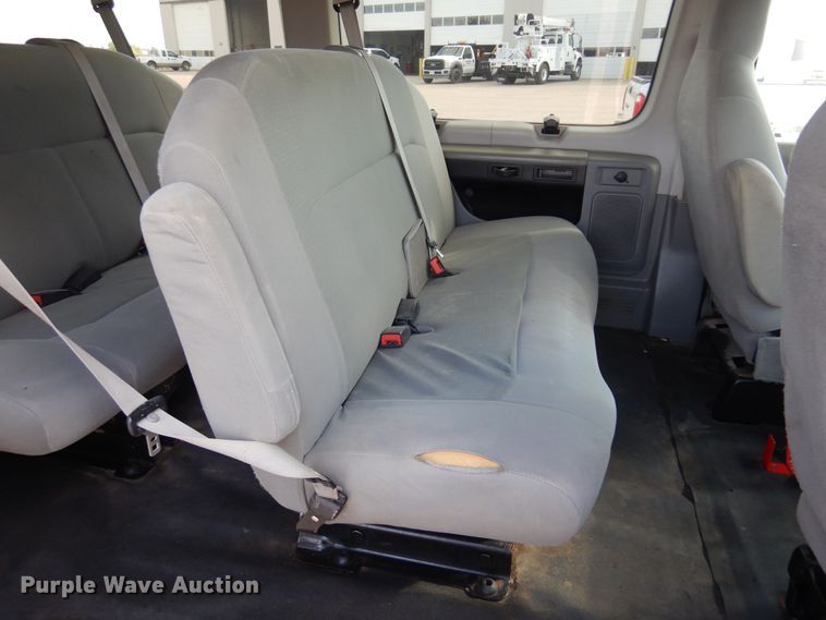 image for item KD9213 2010 Ford E350 Super Duty  van