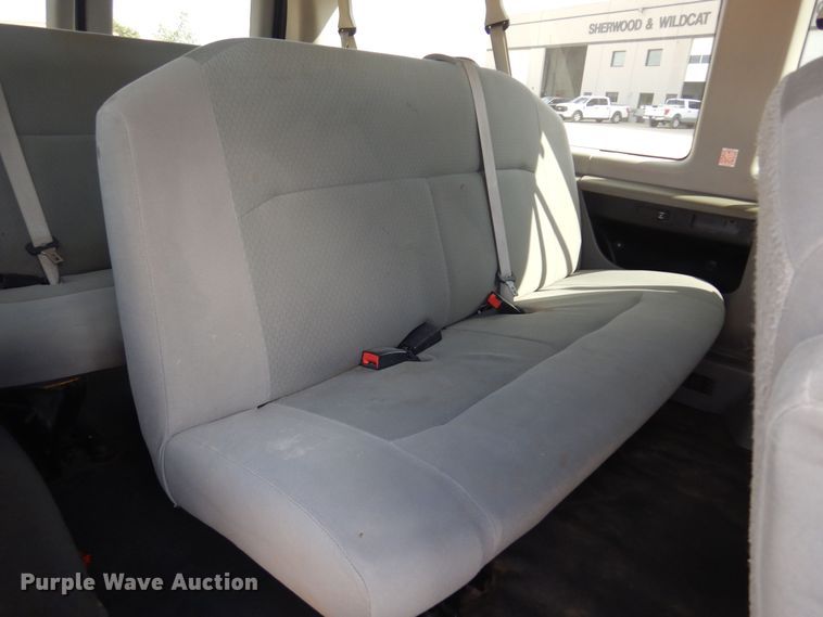 image for item KD9213 2010 Ford E350 Super Duty  van