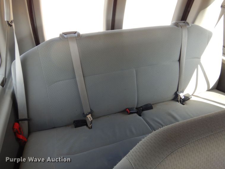 image for item KD9213 2010 Ford E350 Super Duty  van