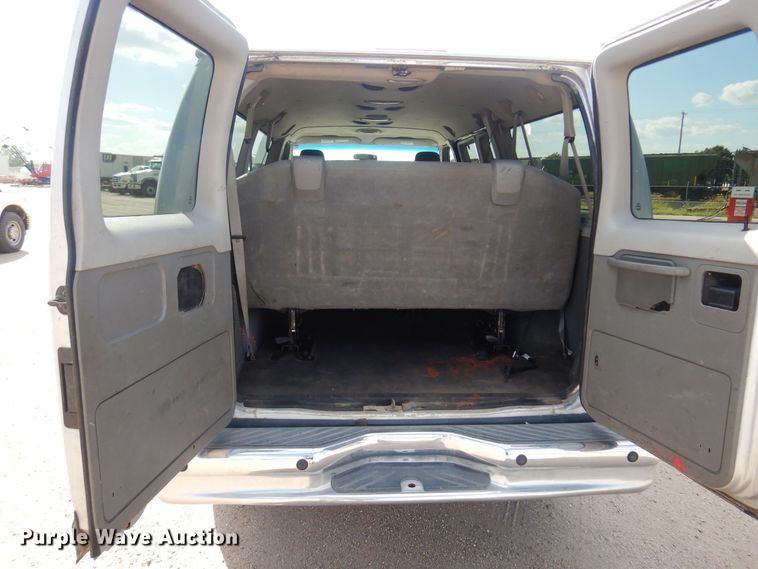 image for item KD9213 2010 Ford E350 Super Duty  van