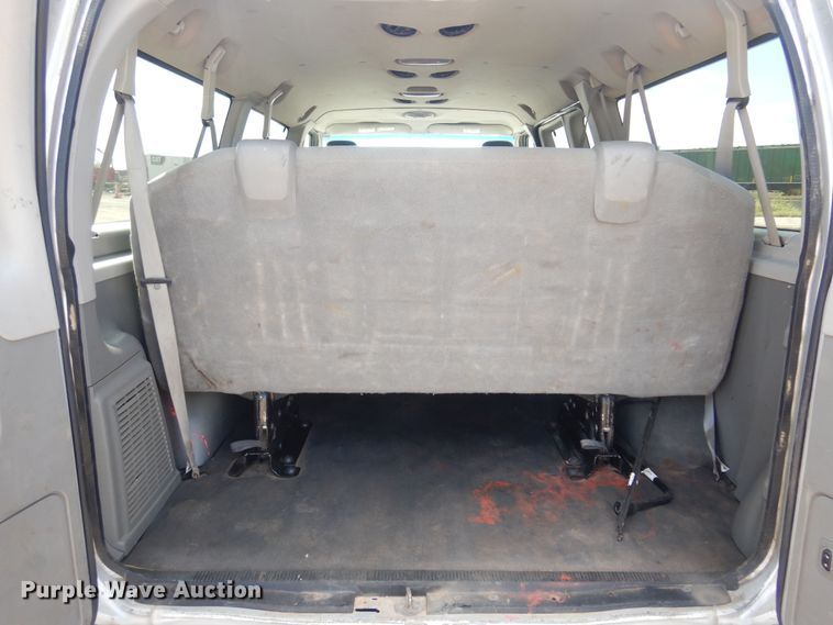 image for item KD9213 2010 Ford E350 Super Duty  van