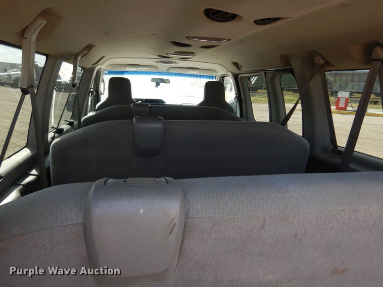 image for item KD9213 2010 Ford E350 Super Duty  van