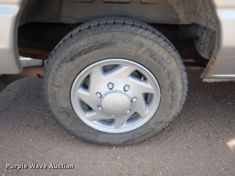 image for item KD9213 2010 Ford E350 Super Duty  van