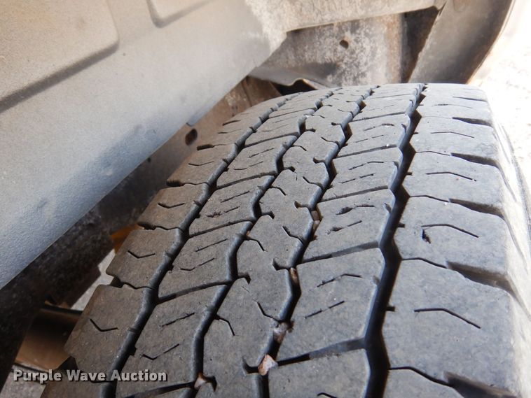 image for item KD9213 2010 Ford E350 Super Duty  van