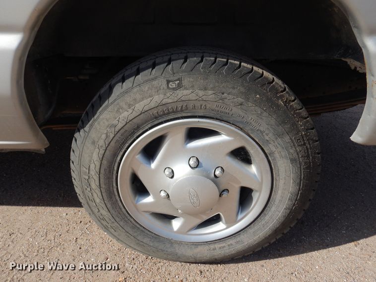 image for item KD9213 2010 Ford E350 Super Duty  van