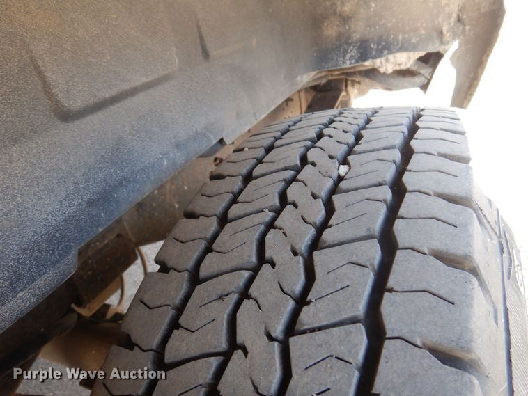 image for item KD9213 2010 Ford E350 Super Duty  van