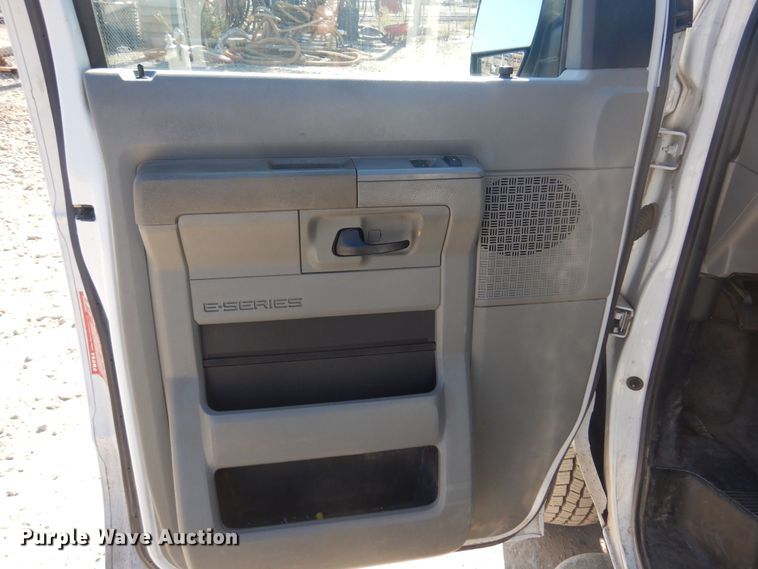 image for item KD9216 2013 Ford E250  van