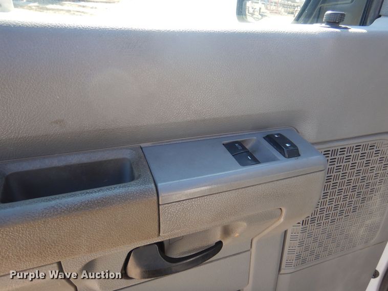 image for item KD9216 2013 Ford E250  van