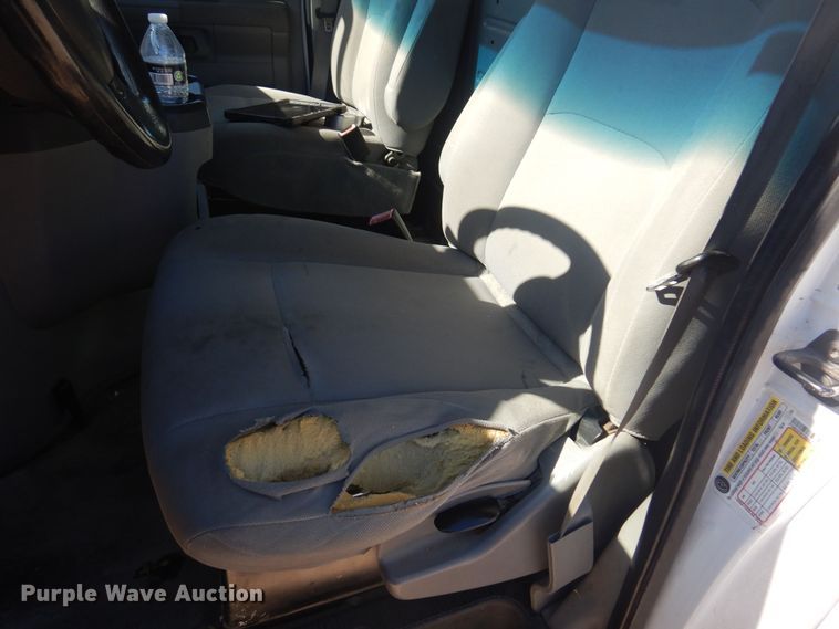 image for item KD9216 2013 Ford E250  van