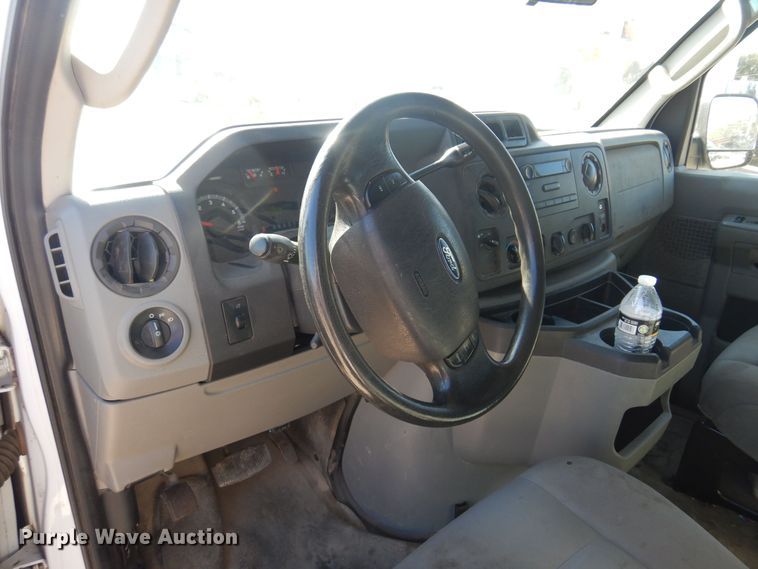 image for item KD9216 2013 Ford E250  van