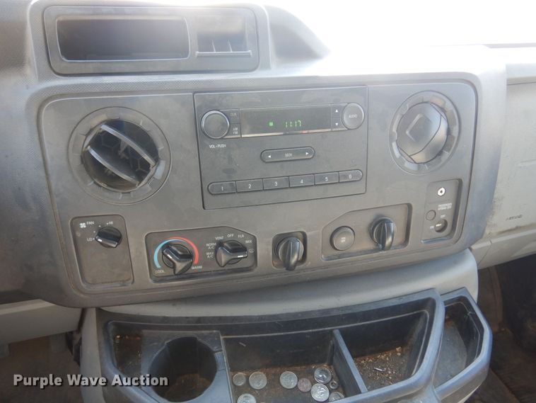 image for item KD9216 2013 Ford E250  van