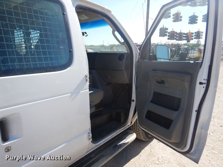 image for item KD9216 2013 Ford E250  van