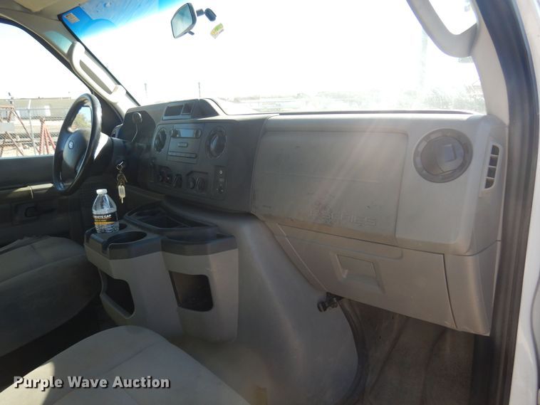 image for item KD9216 2013 Ford E250  van