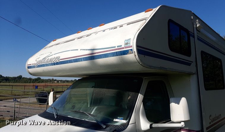 image for item KD9226 1999 Ford E450  RV