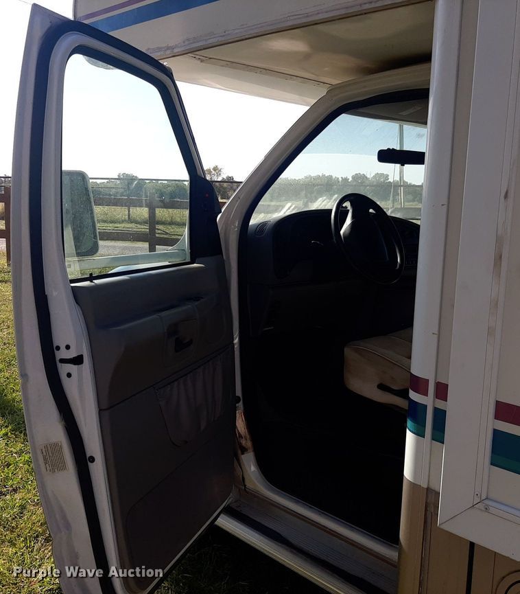 image for item KD9226 1999 Ford E450  RV