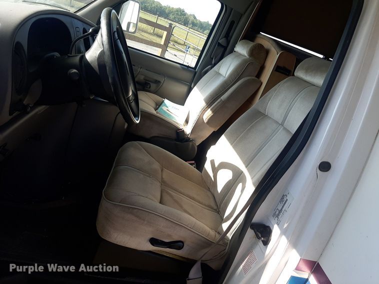 image for item KD9226 1999 Ford E450  RV