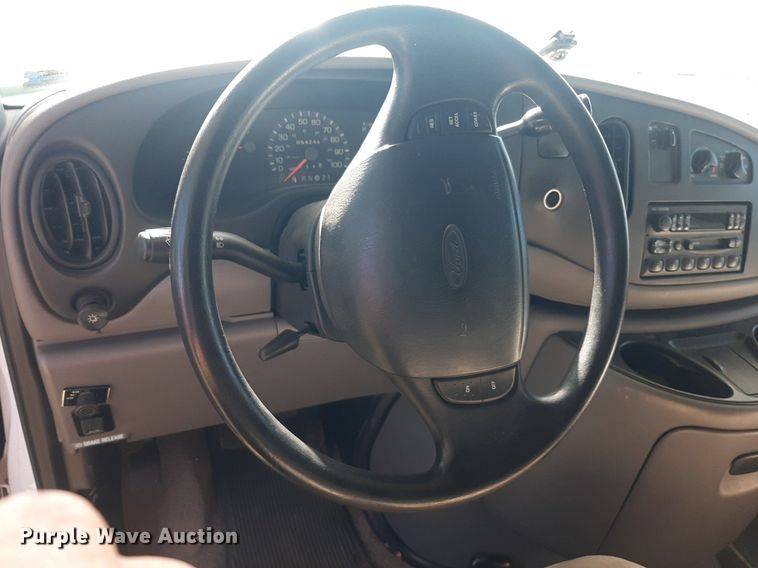 image for item KD9226 1999 Ford E450  RV