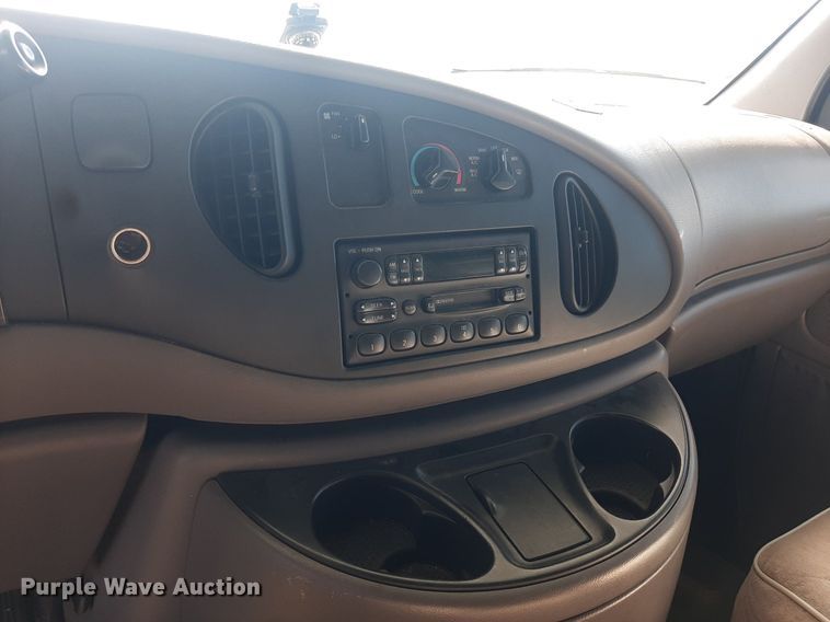 image for item KD9226 1999 Ford E450  RV