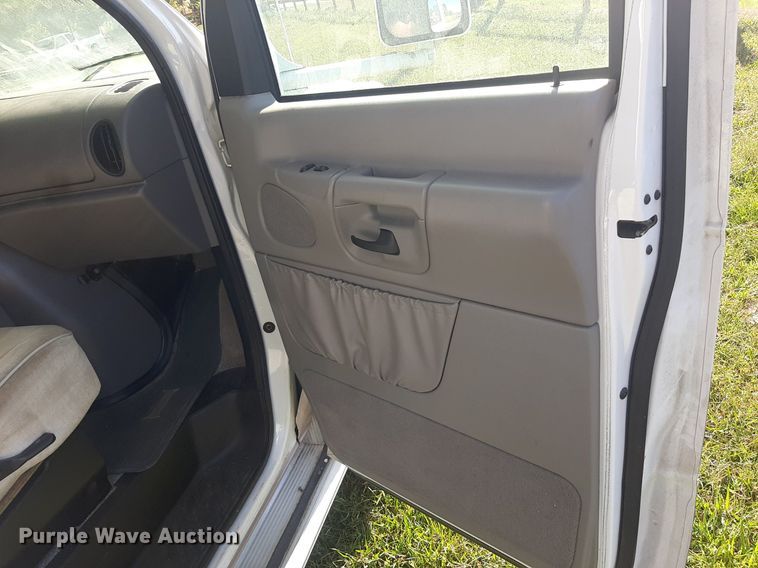 image for item KD9226 1999 Ford E450  RV