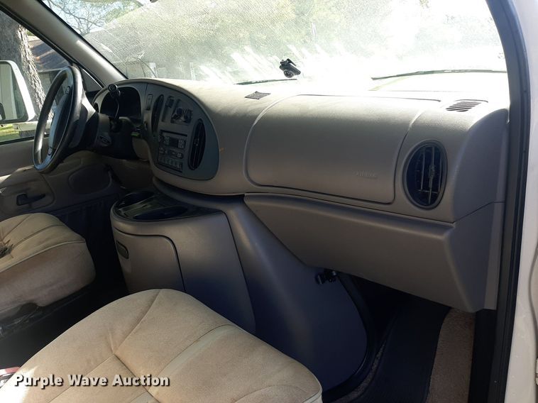 image for item KD9226 1999 Ford E450  RV