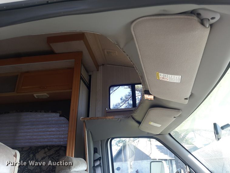 image for item KD9226 1999 Ford E450  RV