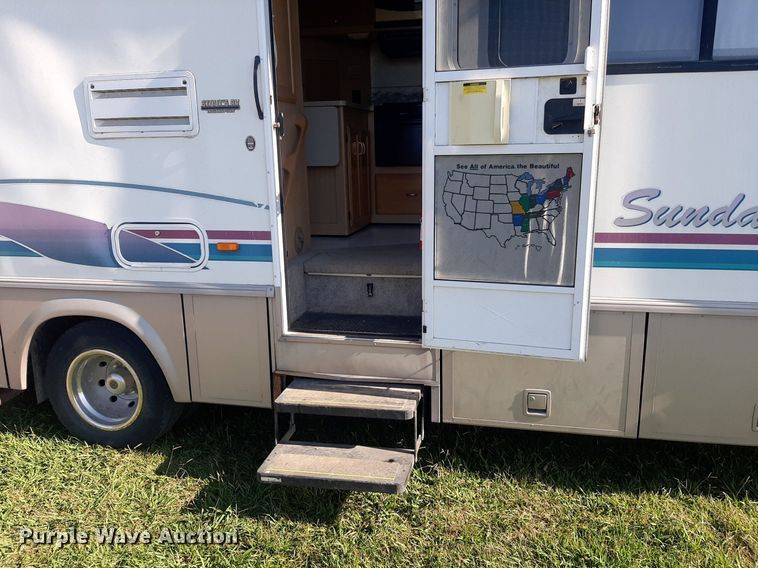 image for item KD9226 1999 Ford E450  RV