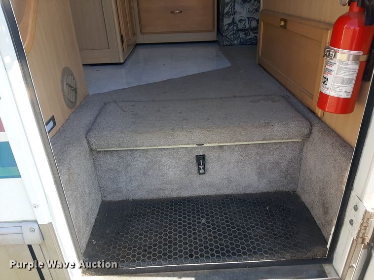 image for item KD9226 1999 Ford E450  RV