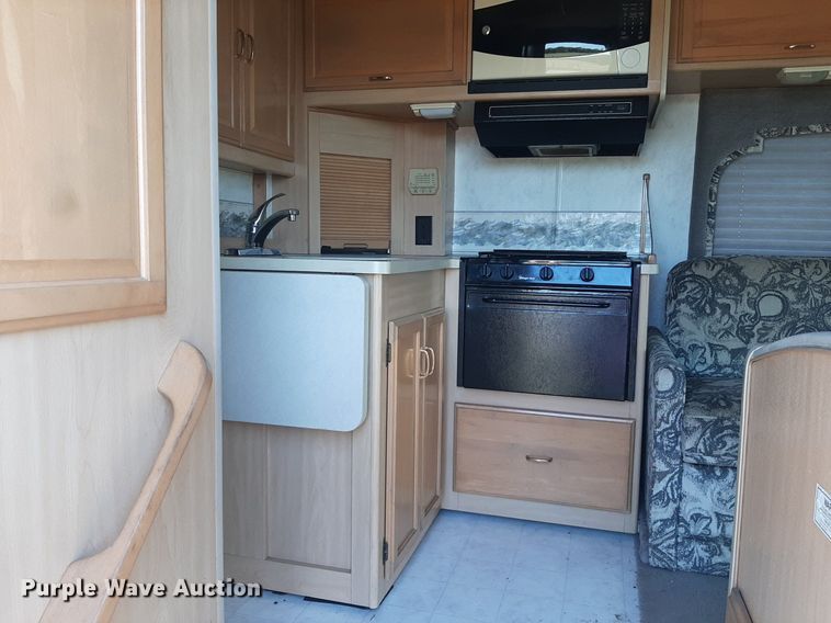 image for item KD9226 1999 Ford E450  RV