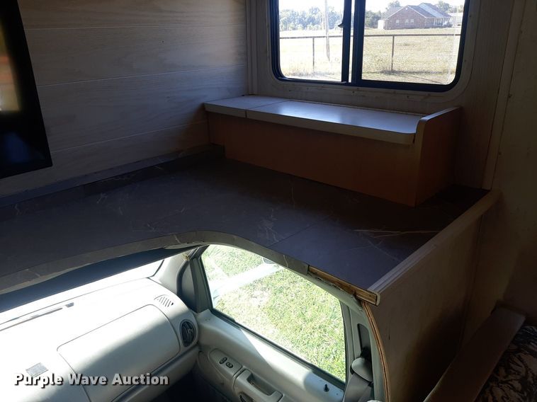 image for item KD9226 1999 Ford E450  RV