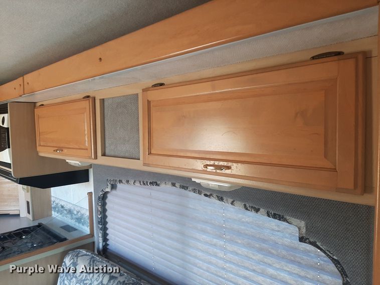 image for item KD9226 1999 Ford E450  RV