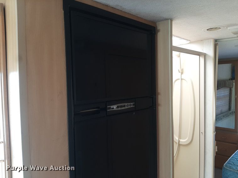 image for item KD9226 1999 Ford E450  RV