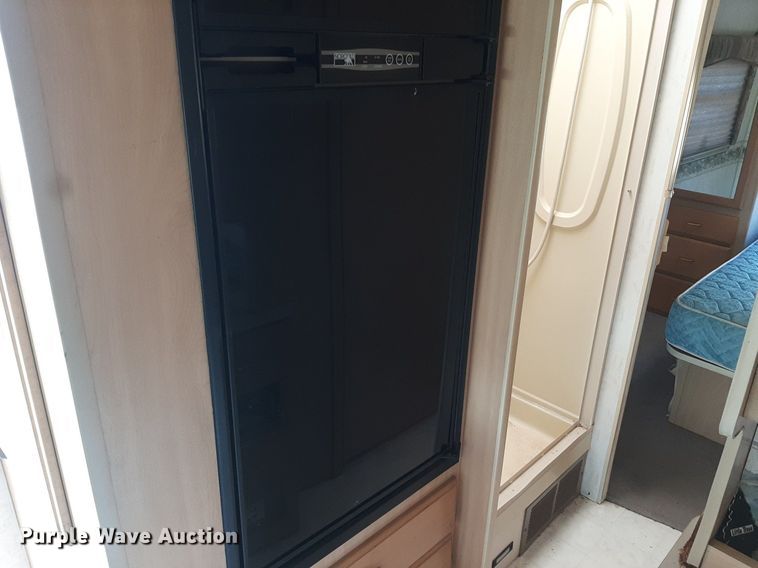 image for item KD9226 1999 Ford E450  RV