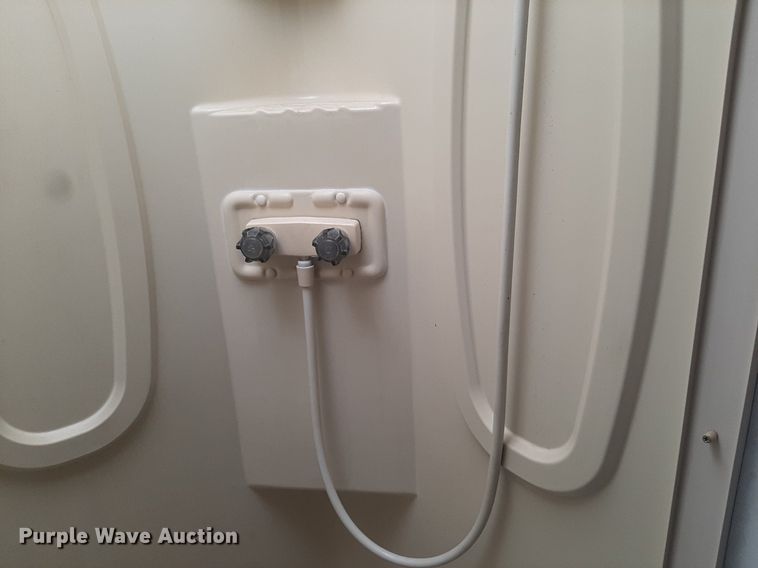 image for item KD9226 1999 Ford E450  RV