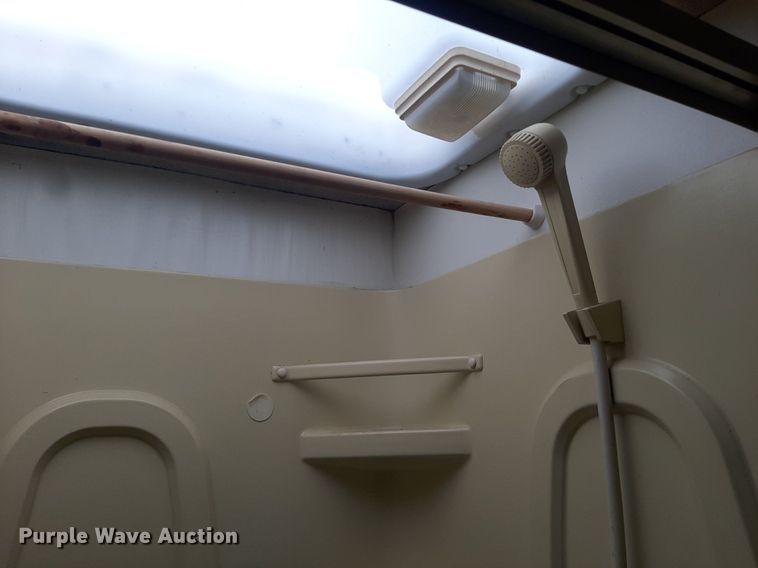 image for item KD9226 1999 Ford E450  RV