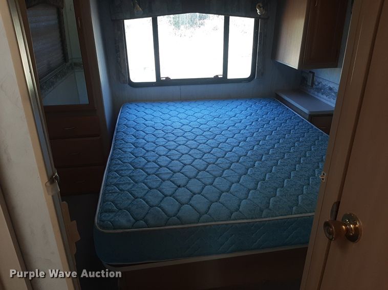 image for item KD9226 1999 Ford E450  RV