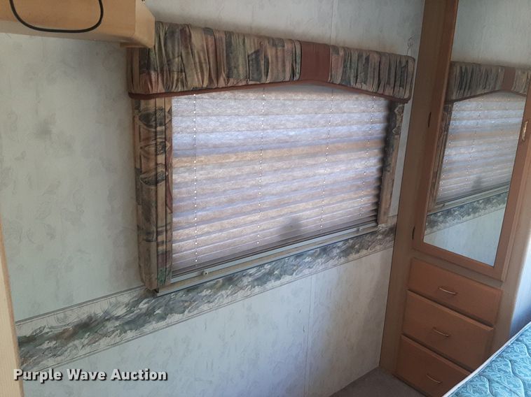 image for item KD9226 1999 Ford E450  RV