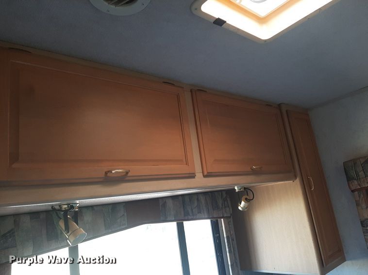 image for item KD9226 1999 Ford E450  RV