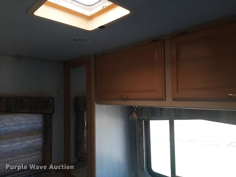 image for item KD9226 1999 Ford E450  RV