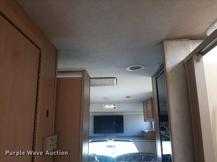 image for item KD9226 1999 Ford E450  RV