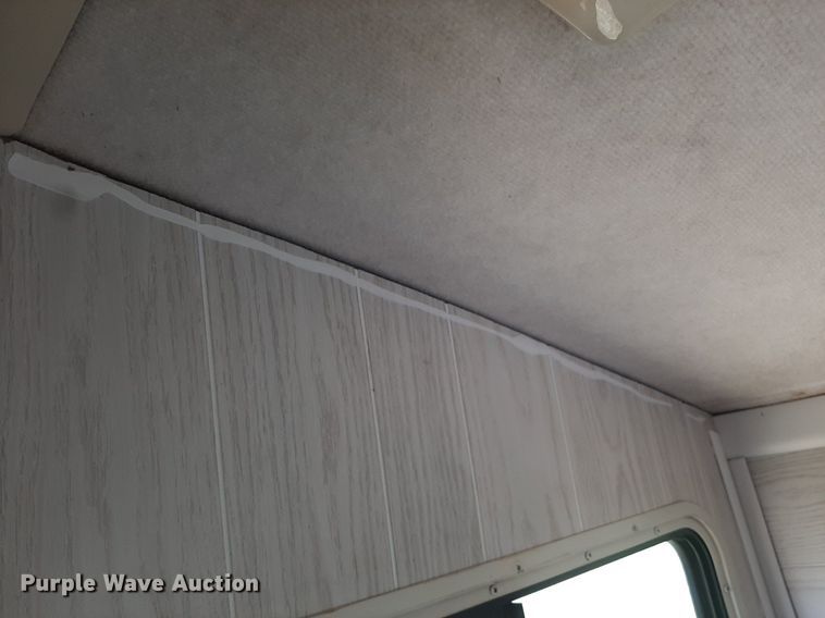 image for item KD9226 1999 Ford E450  RV