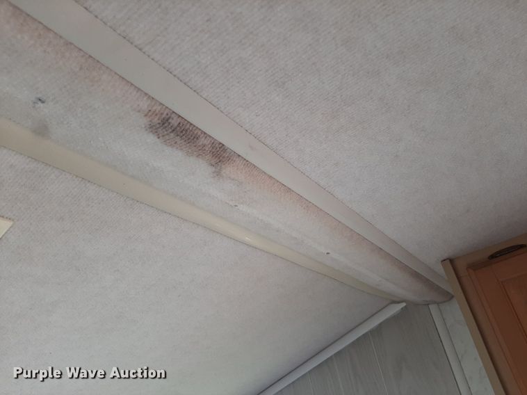 image for item KD9226 1999 Ford E450  RV