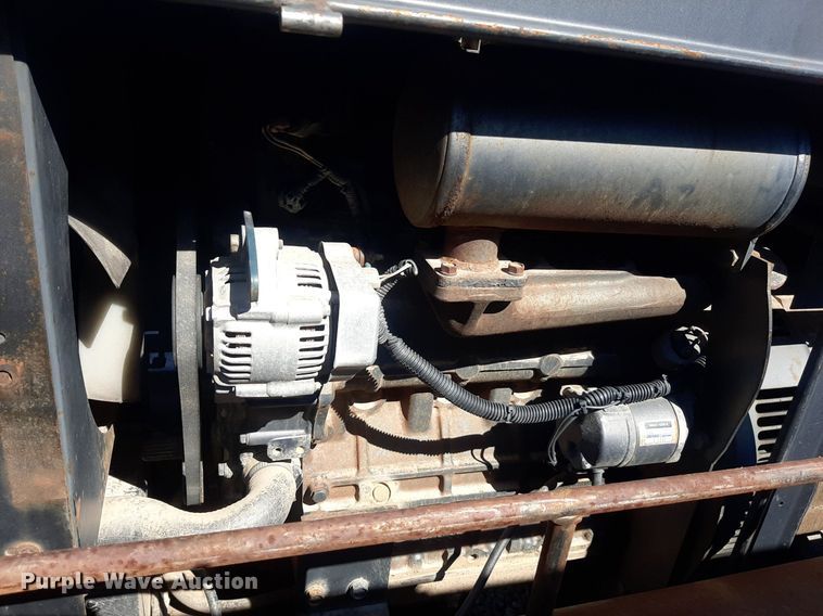 image for item KD9231 2006  Chevrolet Silverado 3500  Crew Cab flatbed pickup truck