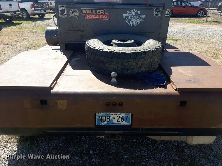 image for item KD9231 2006  Chevrolet Silverado 3500  Crew Cab flatbed pickup truck