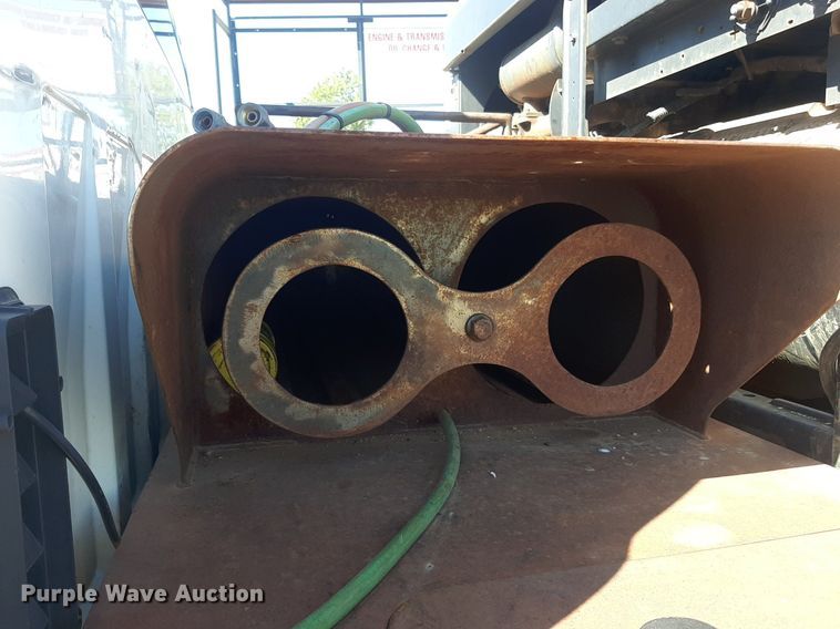 image for item KD9231 2006  Chevrolet Silverado 3500  Crew Cab flatbed pickup truck