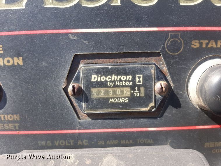 image for item KD9231 2006  Chevrolet Silverado 3500  Crew Cab flatbed pickup truck