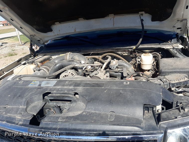 image for item KD9231 2006  Chevrolet Silverado 3500  Crew Cab flatbed pickup truck